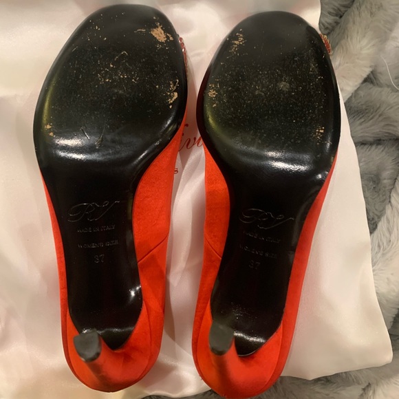 Roger Vivier Pilgrim Buckle Pumps in Satin - Picture 5 of 6